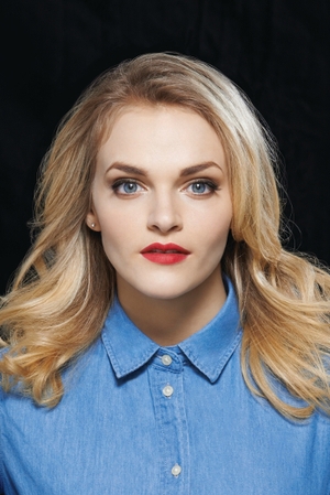 The 31-year old daughter of father (?) and mother(?) Madeline Brewer in 2024 photo. Madeline Brewer earned a  million dollar salary - leaving the net worth at  million in 2024