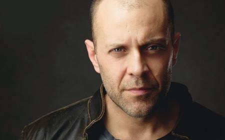 Backstage Expert Headshot