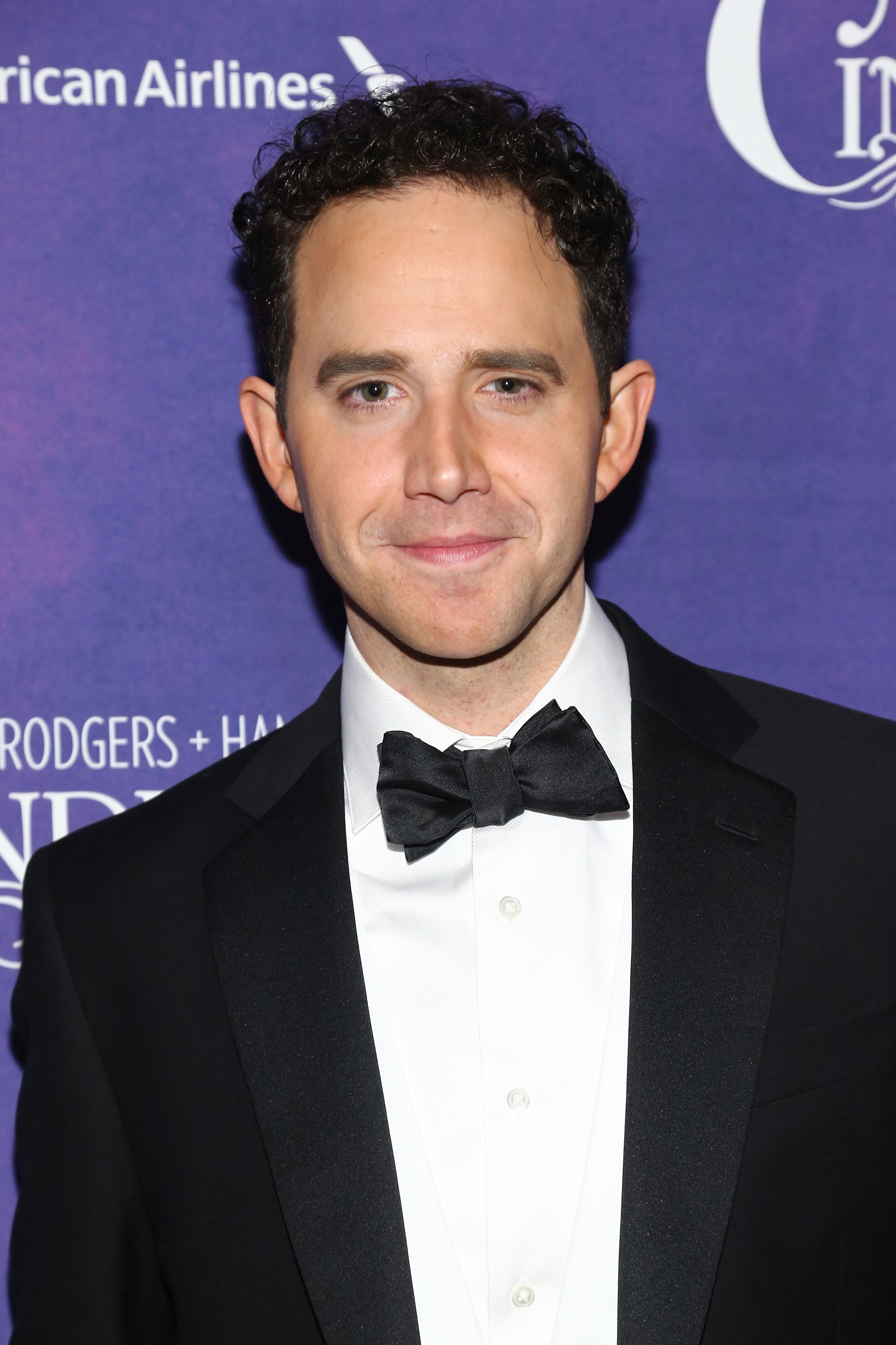 Next photo of Santino Fontana