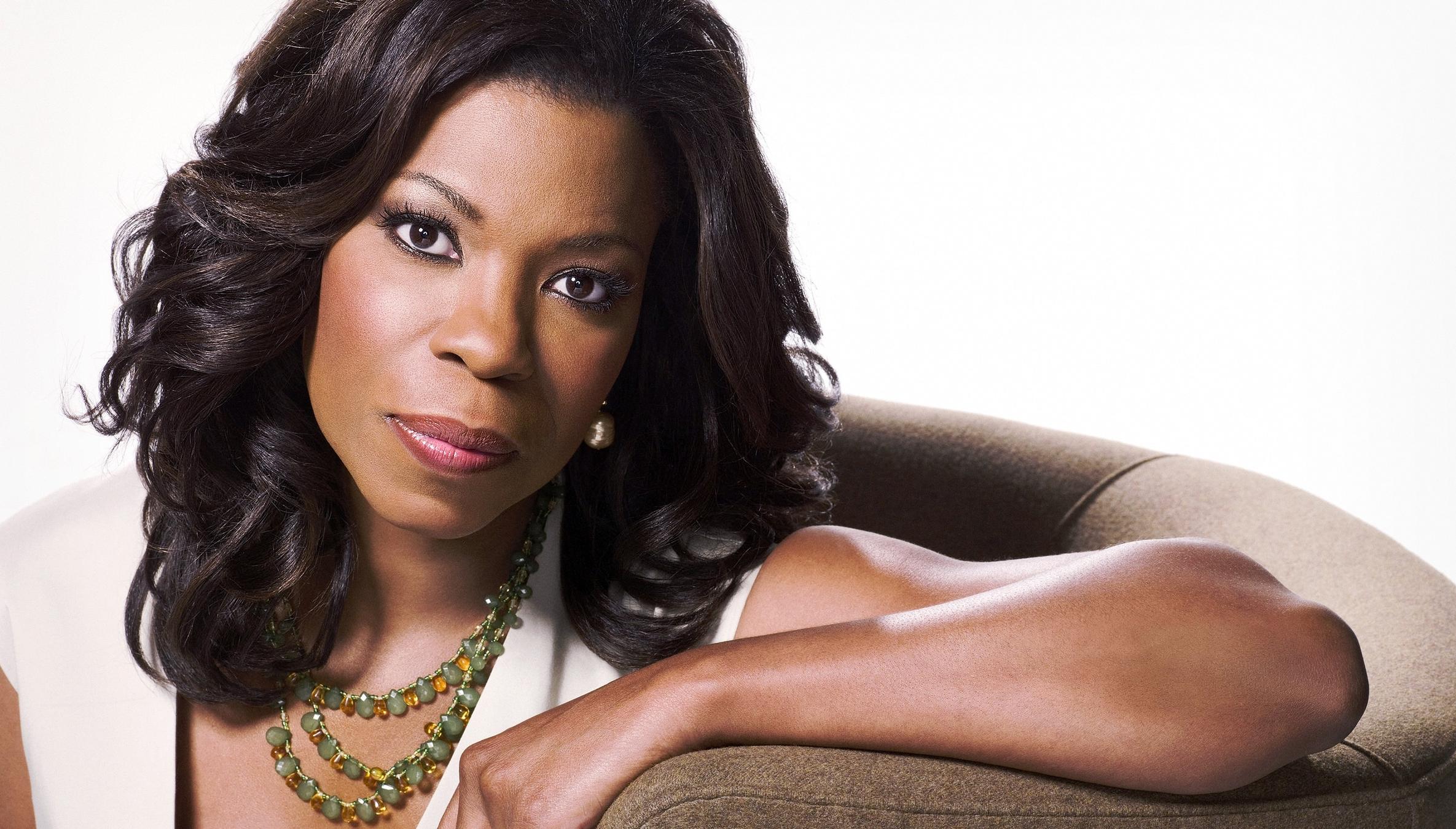 Finding Lorraine Toussaint in the 'Middle of Nowhere' .