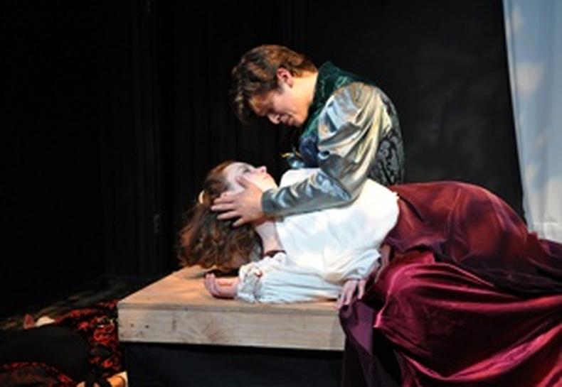 LA Review 'Romeo and Juliet'