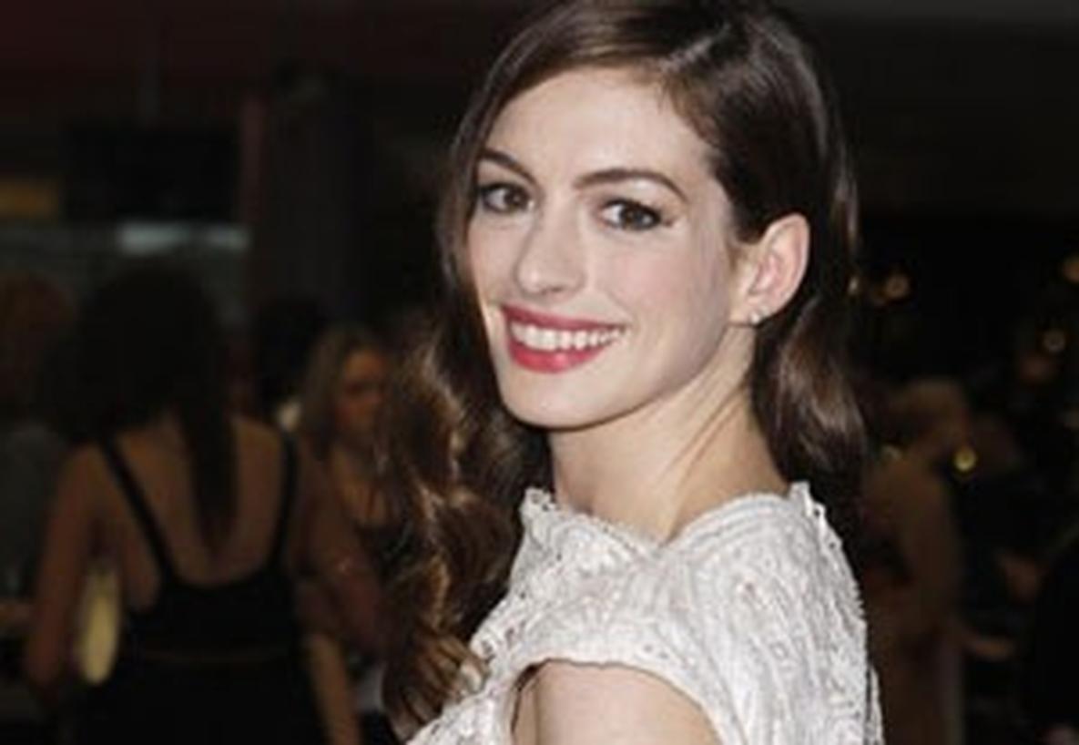 Anne Hathaway Cast as Fantine in 'Les Misérables'