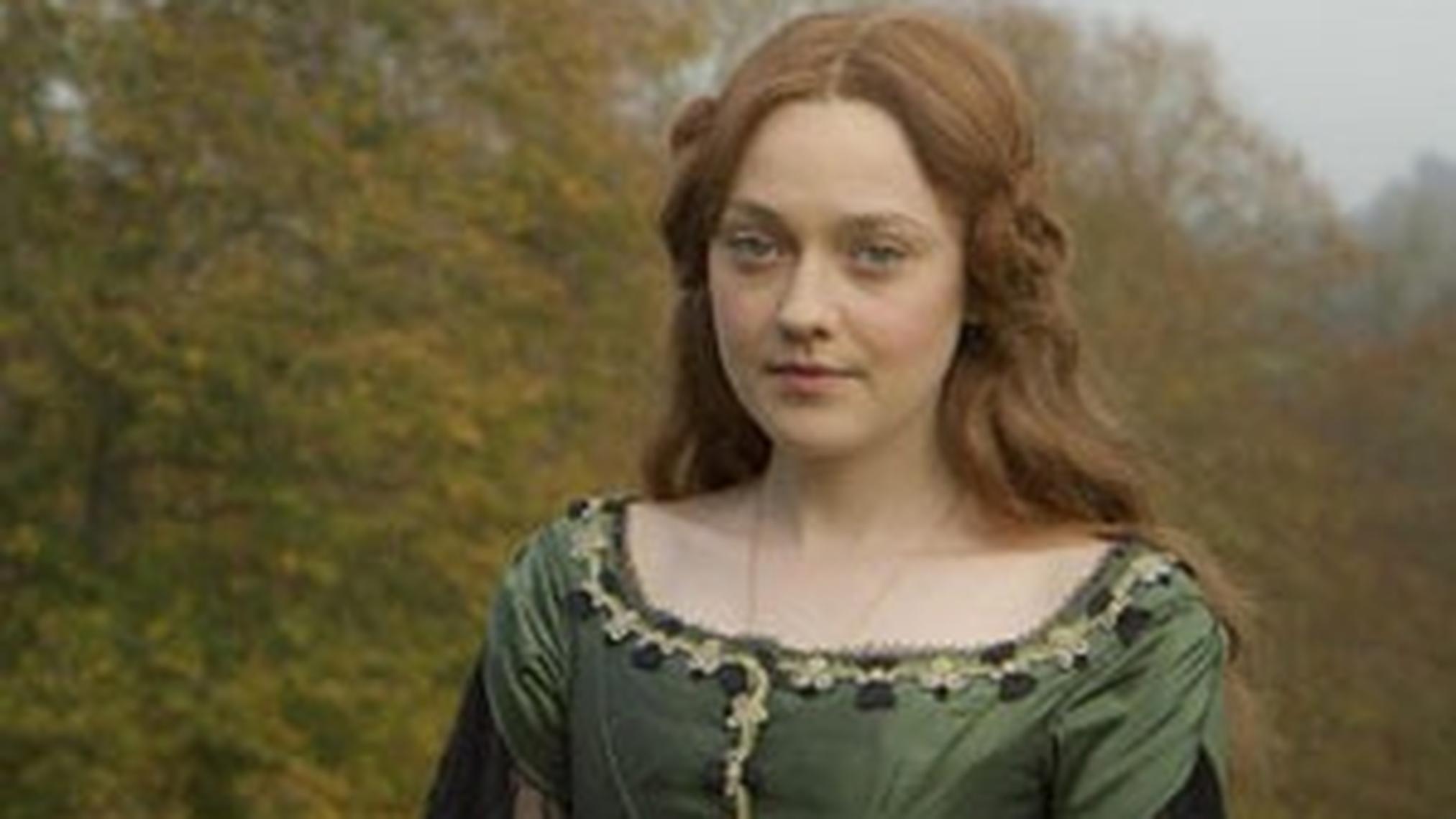 Dakota Fanning Grows Up, Gets Married in New Role, image size:2025x1140