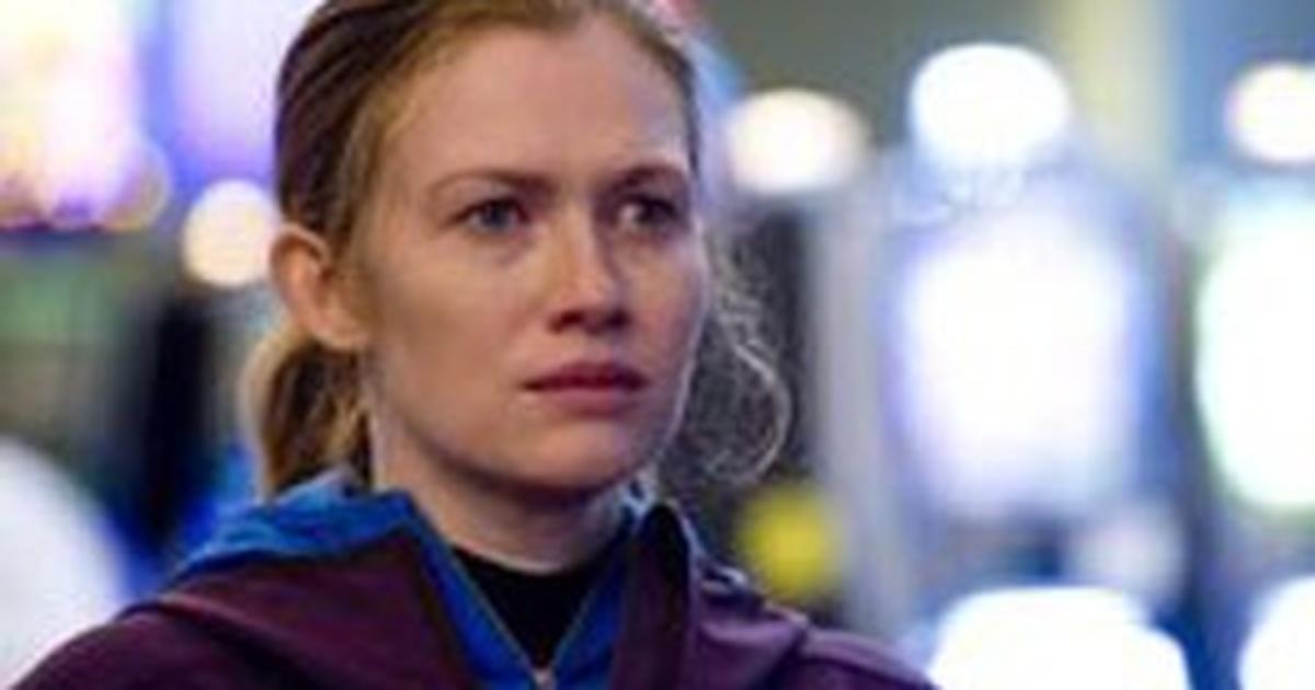 Mireille Enos Gleams as a Brooding Detective