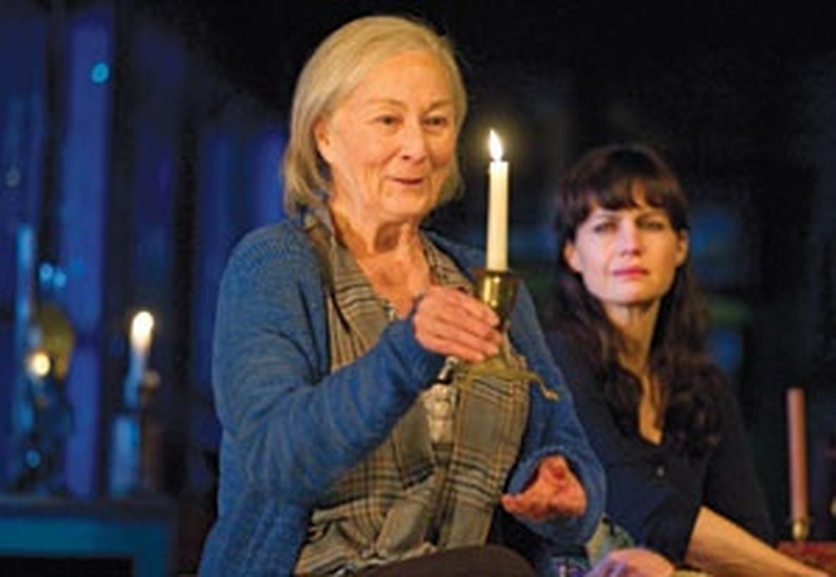 Rosemary Harris Returns to Broadway in 'The Road to Mecca'