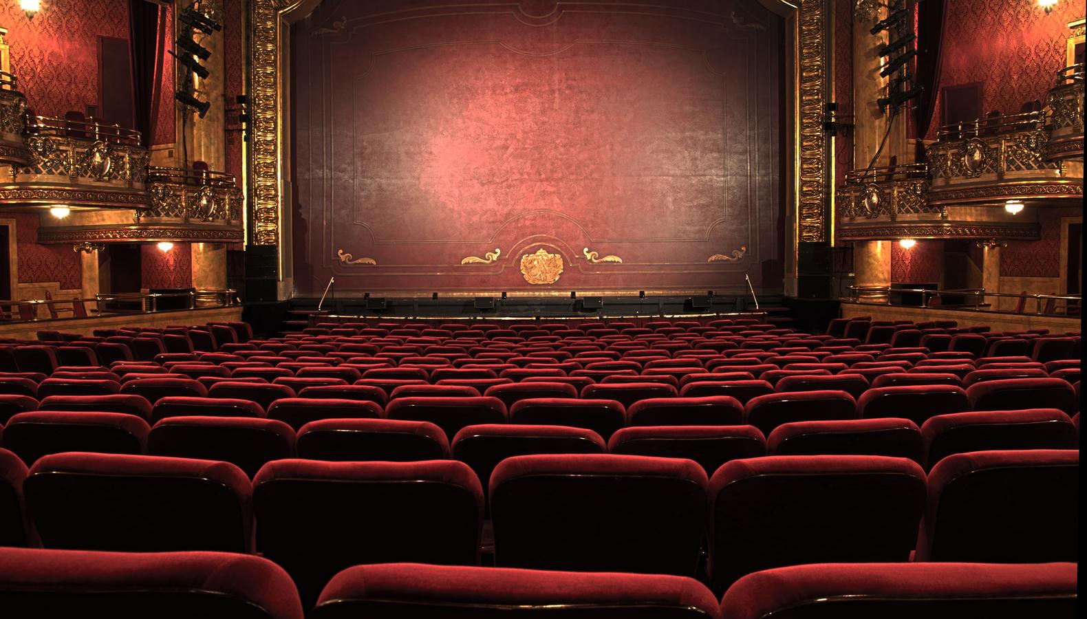 The Difference Between Working Onstage On Camera