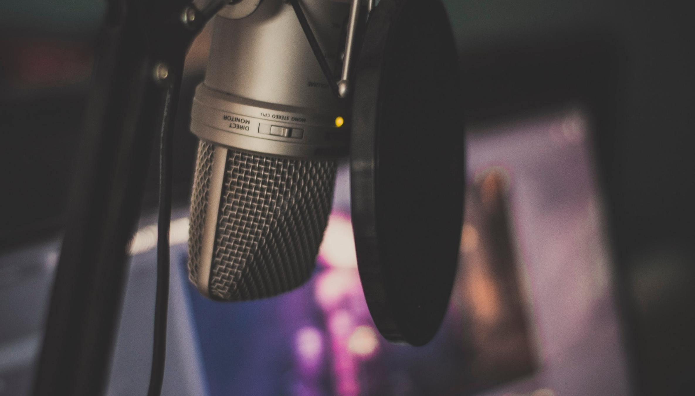 How Voiceover Actors Can Optimize Their Recording Space