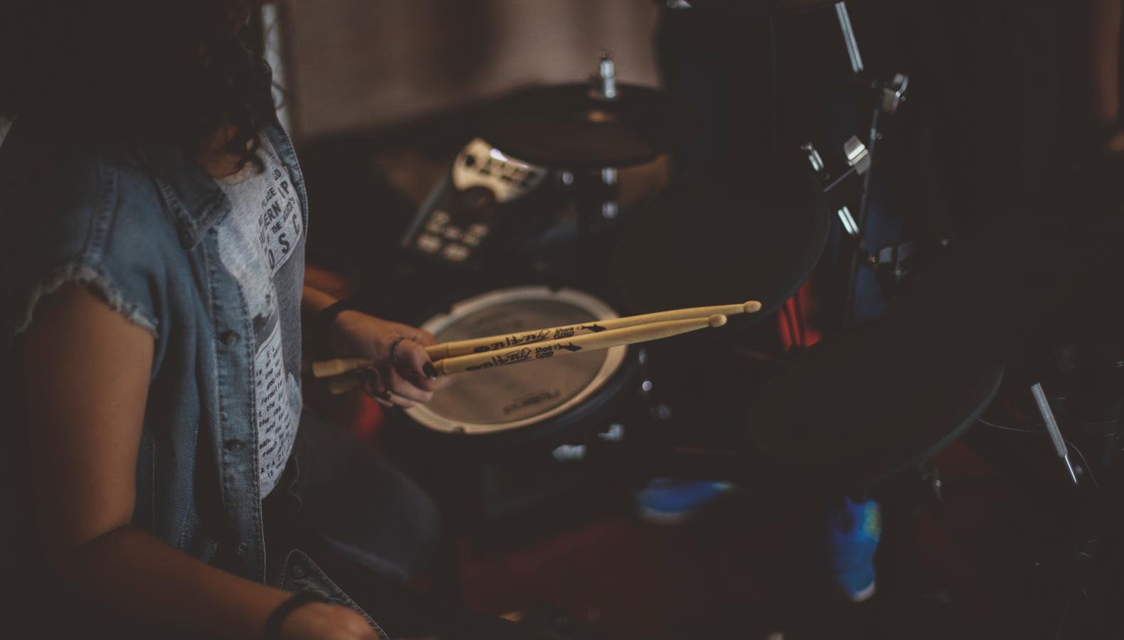 London Casting Female Drummer Needed for Theatre Photoshoot