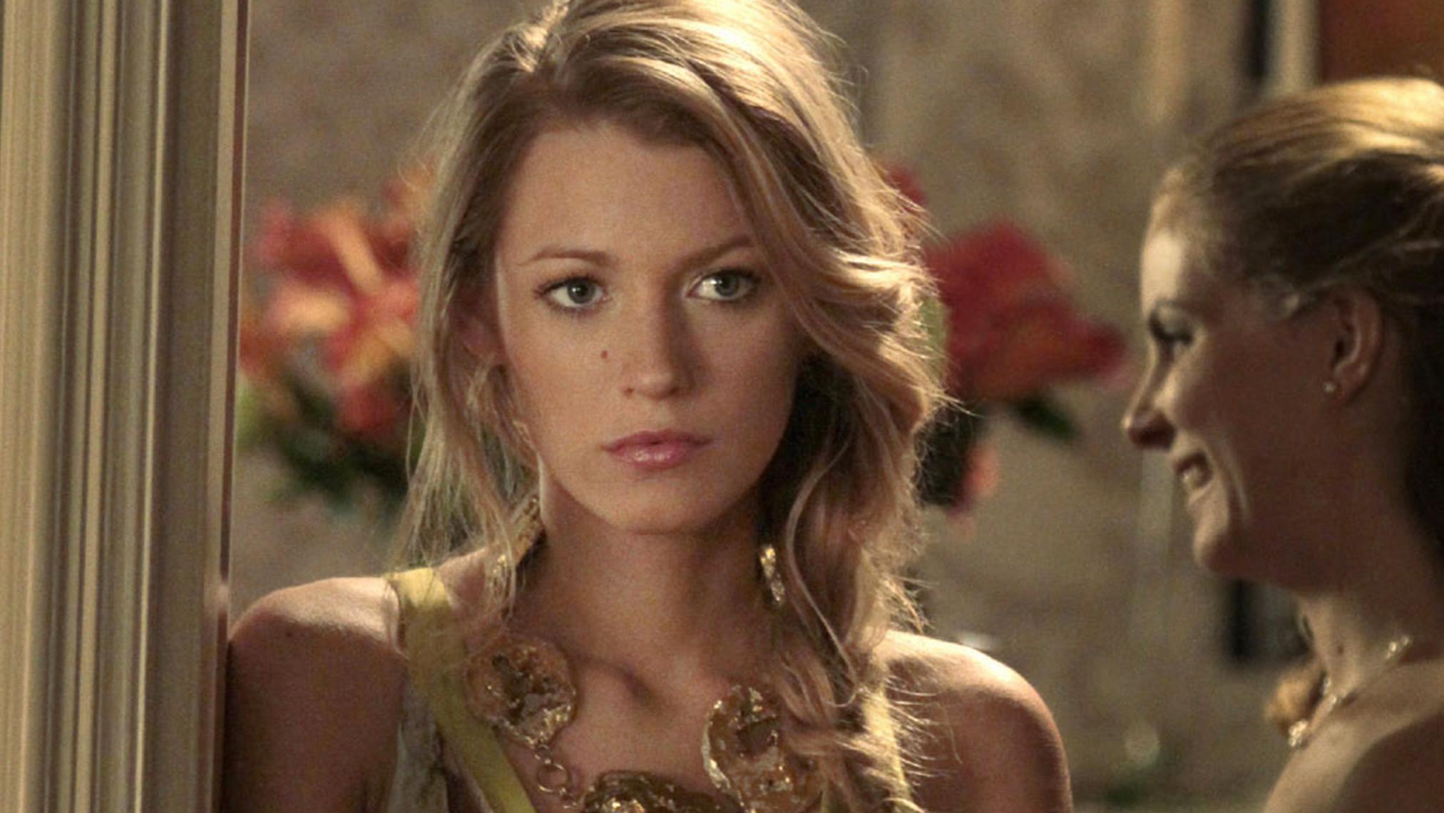 serena van der woodsen gold dress Serena van der Woodsen’s Tory Burch Gold Sequin Mini Dress, Gossip Girl S1  E1 (size small)