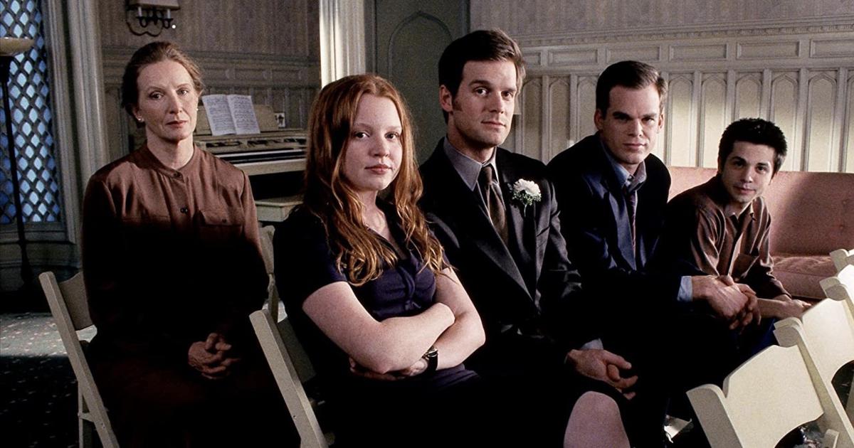 Six Feet Under Cast Guide: Who Stars in the Darkly Funny Family Drama -  Netflix Tudum