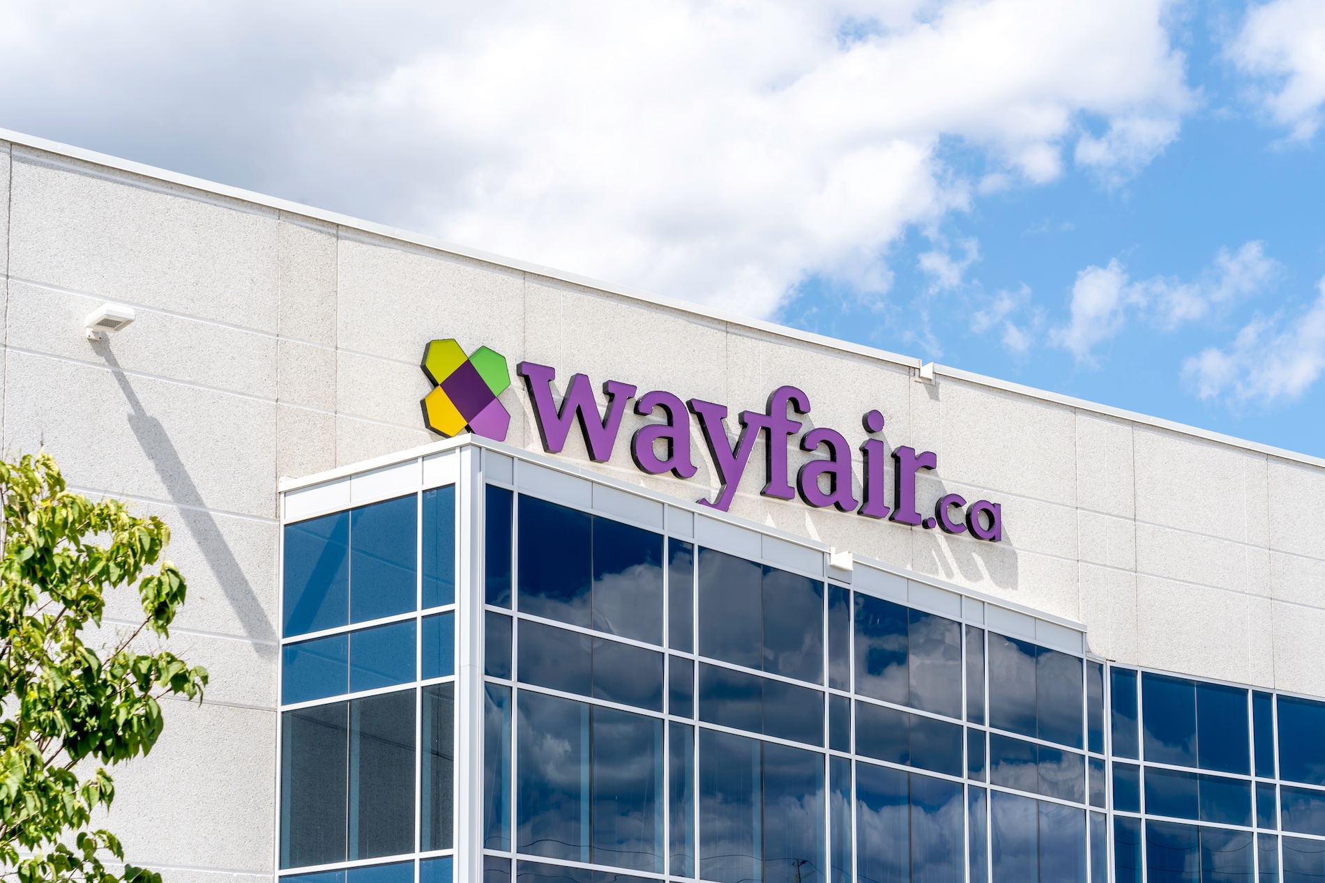 Wayfair Christmas Commercial 2022 Now Casting: Earn Up To $2,800 For A Wayfair Outdoor Campaign Commercial