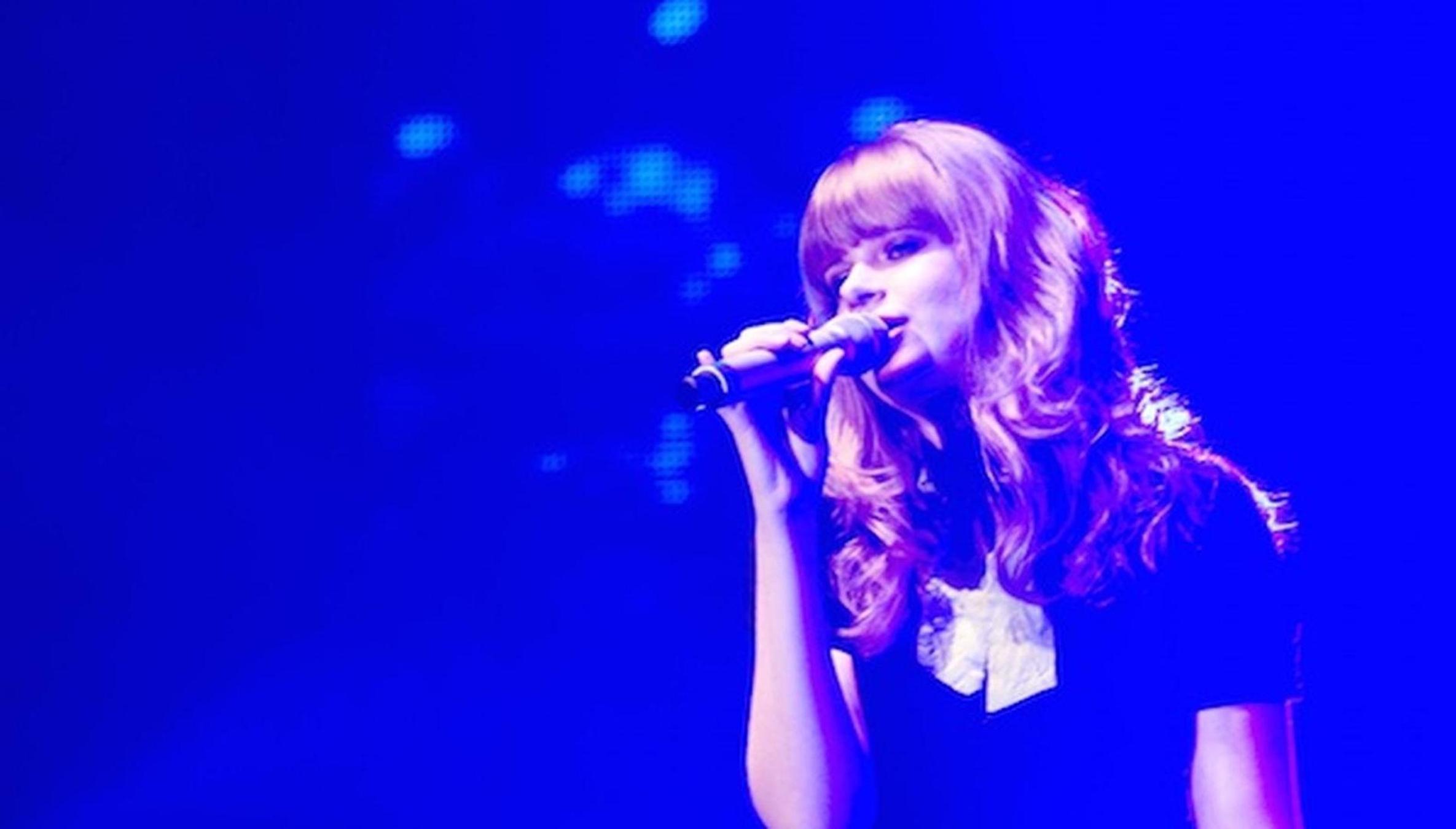 What is Vibrato Singing? Common Vibrato Problems Backstage