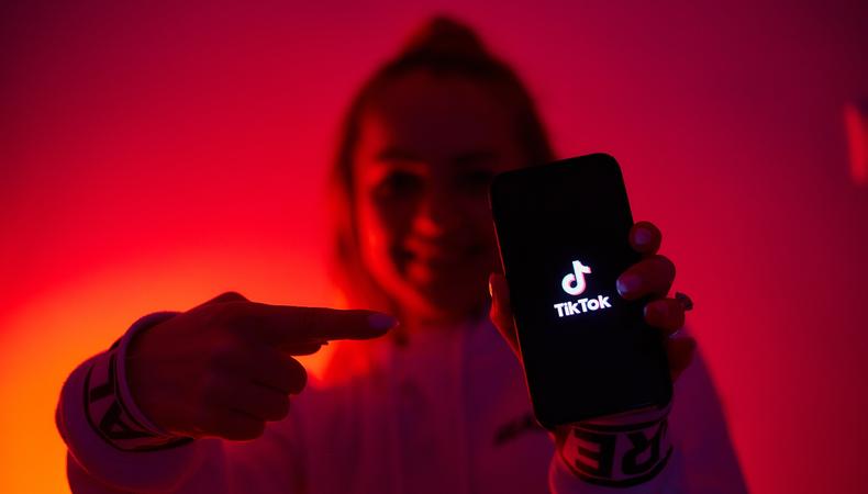 How the TikTok Algorithm Works + How to Go Viral