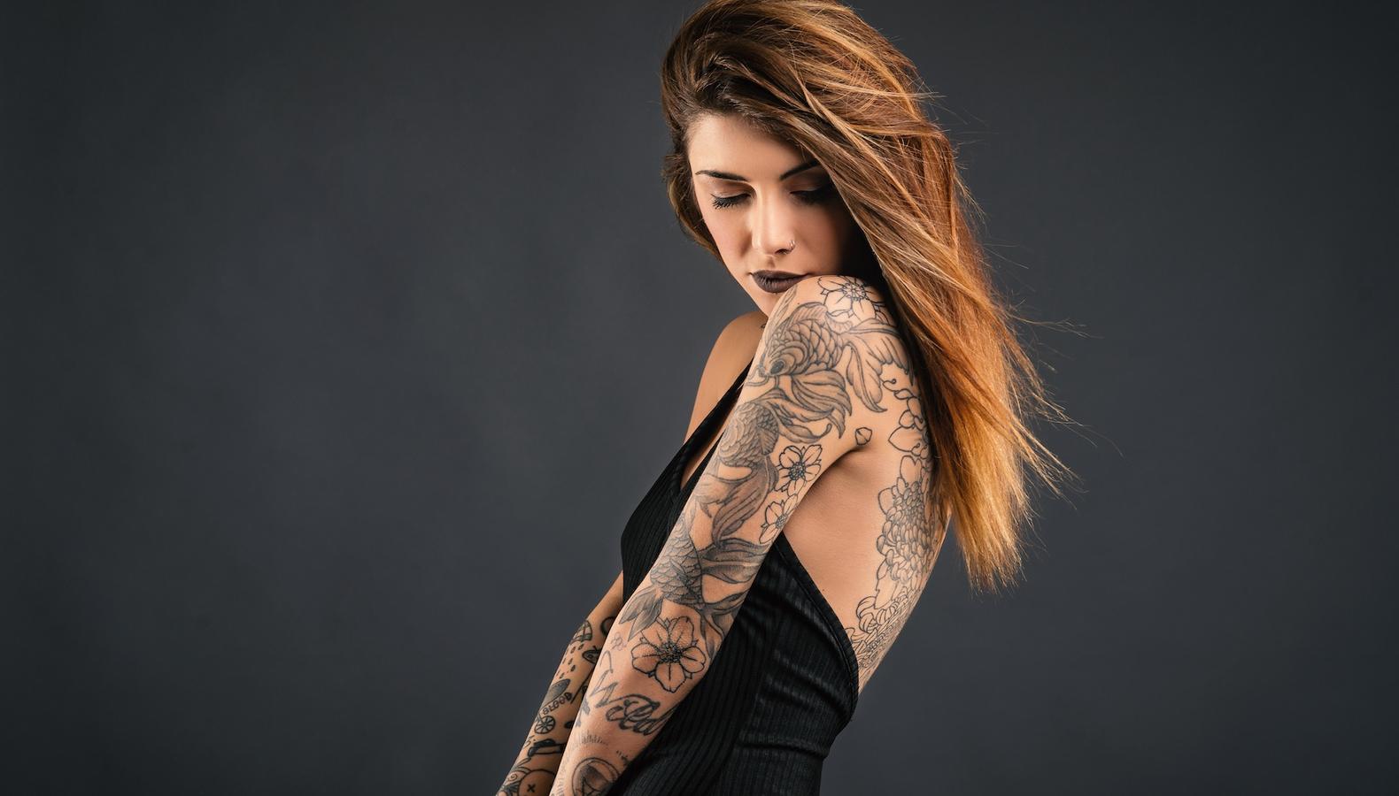 Silver screen tattoo deals & body piercing