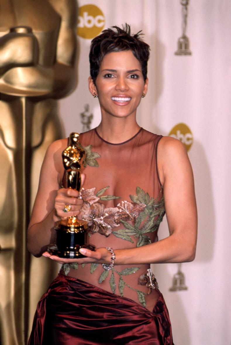 Halle Berry holding Oscar