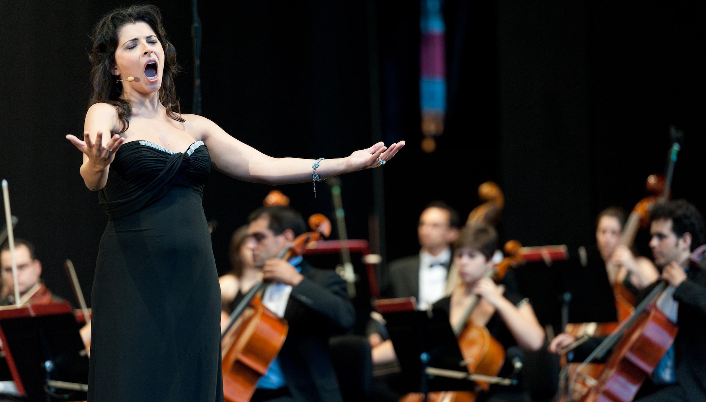 The Best Audition Songs for MezzoSopranos Backstage