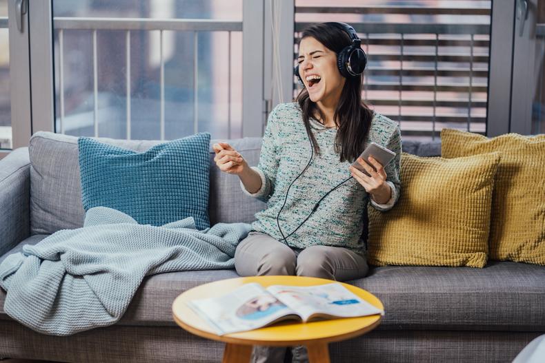 singing on couch