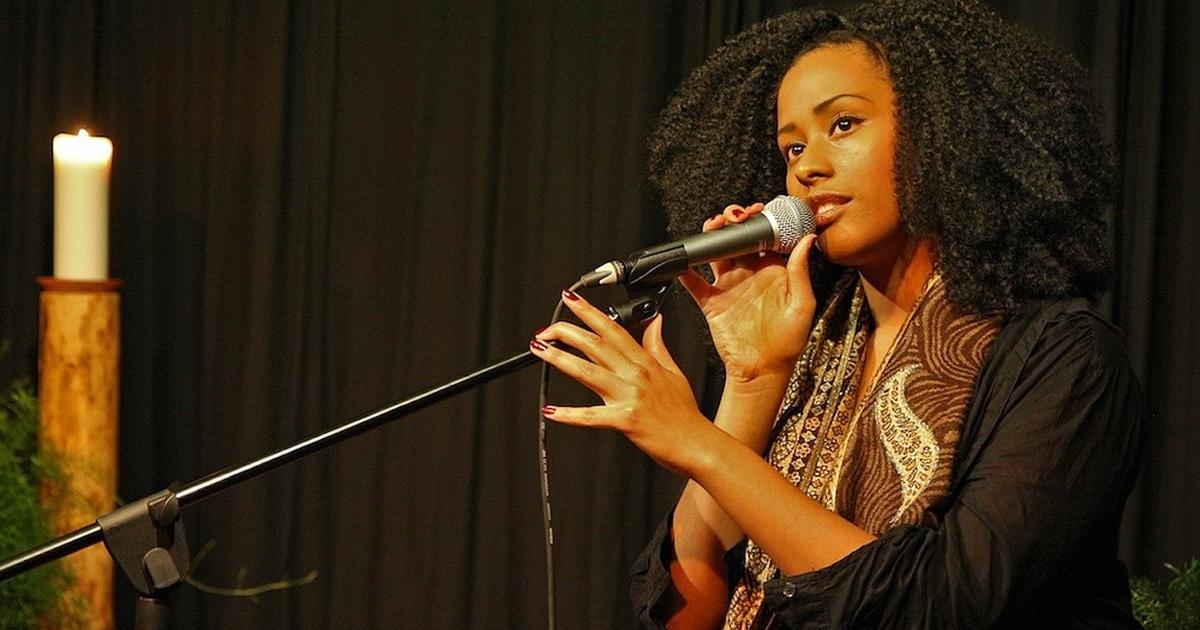 How to Treat Dry Mouth + What Causes It Backstage