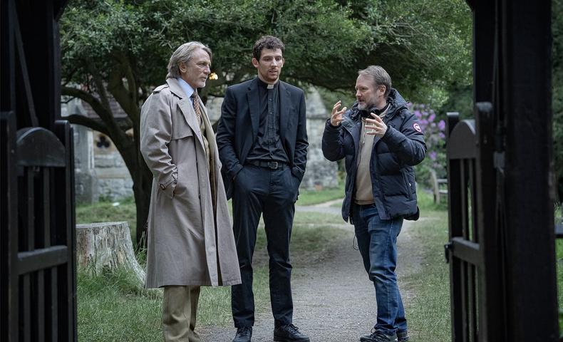 Wake Up Dead Man: A Knives Out Mystery. (L-R) Daniel Craig, Josh O&rsquo;Connor and writer/director Rian Johnson on the set of Wake Up Dead Man: A Knives Out Mystery. Cr. John Wilson/Netflix &copy; 2025