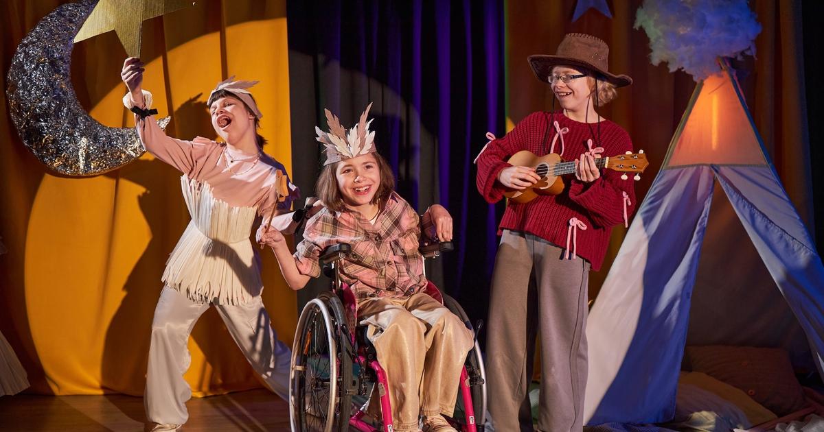 How Disabled Actors Can Break Into the Industry and Thrive, According to Professional Performers and Casting Directors