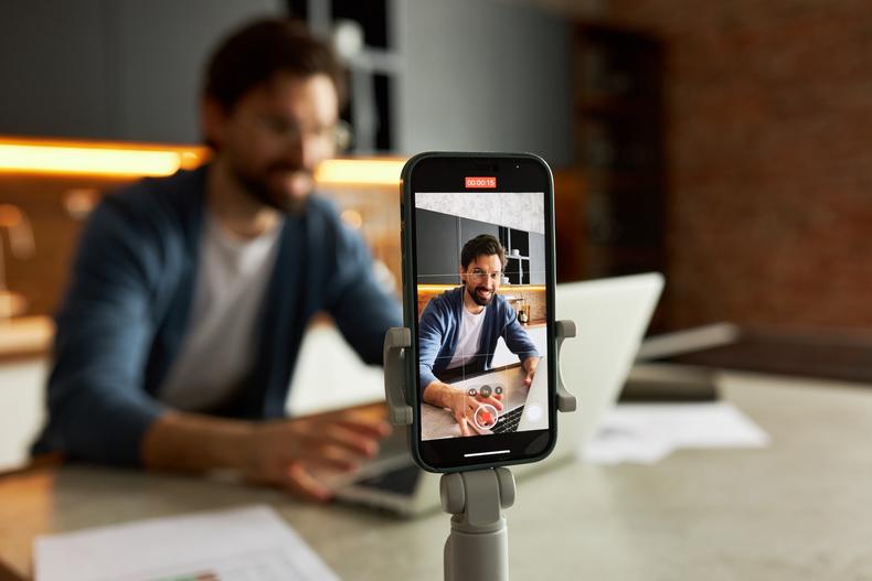 influencer recording video