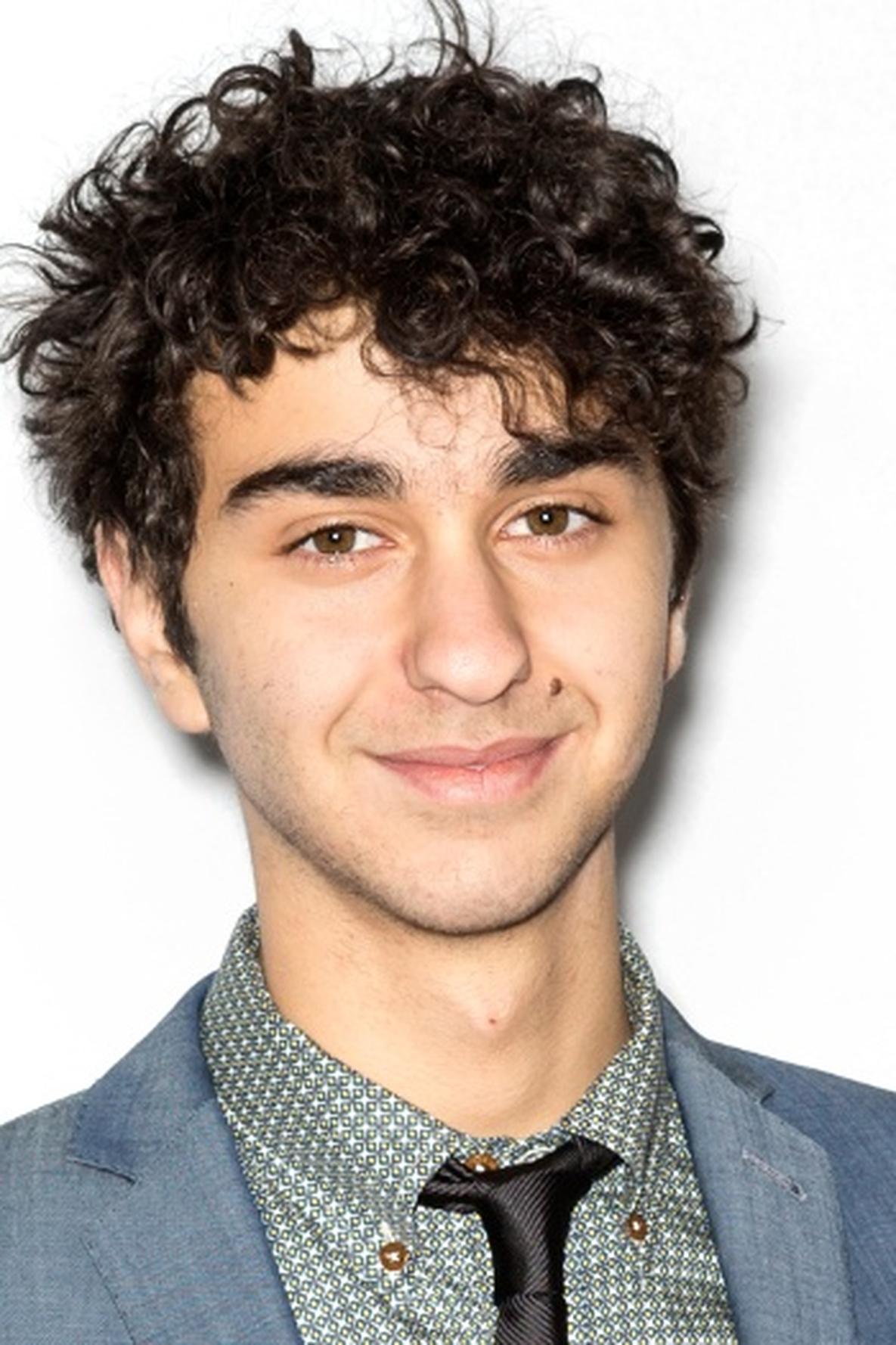 4 Things Alex Wolff Learned From His Artistic Family