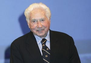 'On the Waterfront' Screenwriter Schulberg Dies, 95