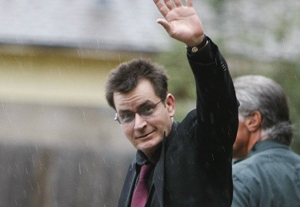 Charlie Sheen Leaves Hospital, Will Return to 'Two and a Half Men' Tuesday
