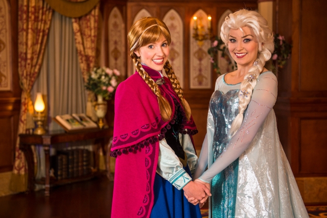 How to Get Cast at Disney Theme Parks