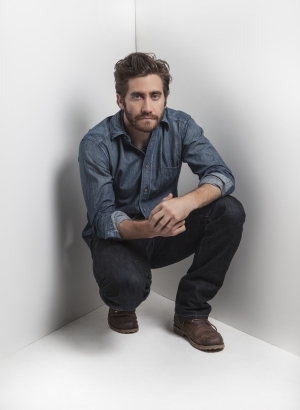 Jake Gyllenhaal Finds an Off-Broadway Family