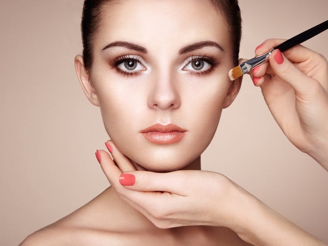How to Wear Makeup for Your Next Headshot Session