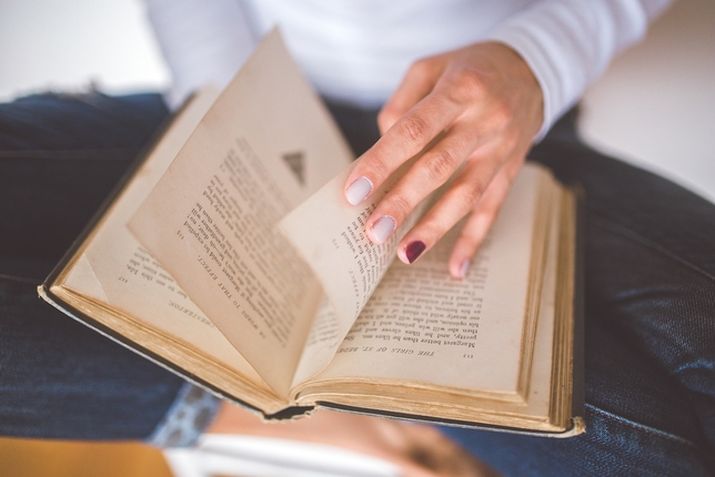 6 Books Every Actor Should Have on the Shelf