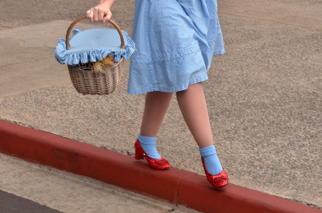 Now Casting: Nonunion ‘Wizard of Oz’ + 3 More Gigs
