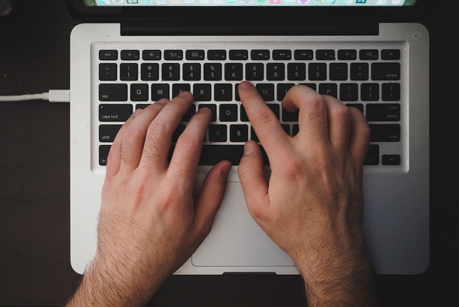How to Pitch Yourself to a Rep Via Email