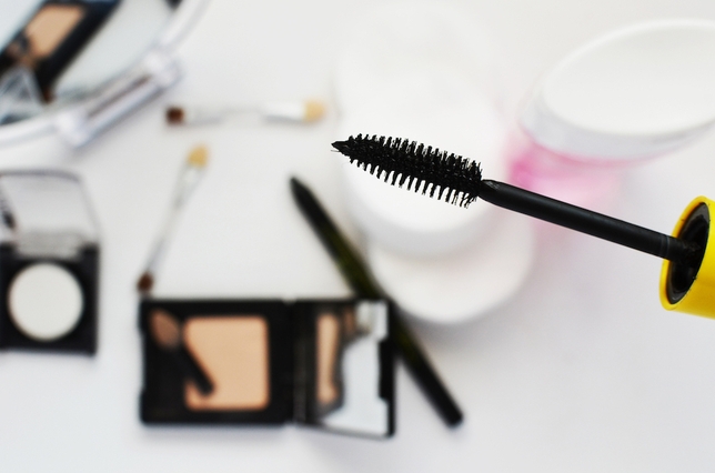 How to Communicate (and Collaborate) With Your Headshot Makeup Artist