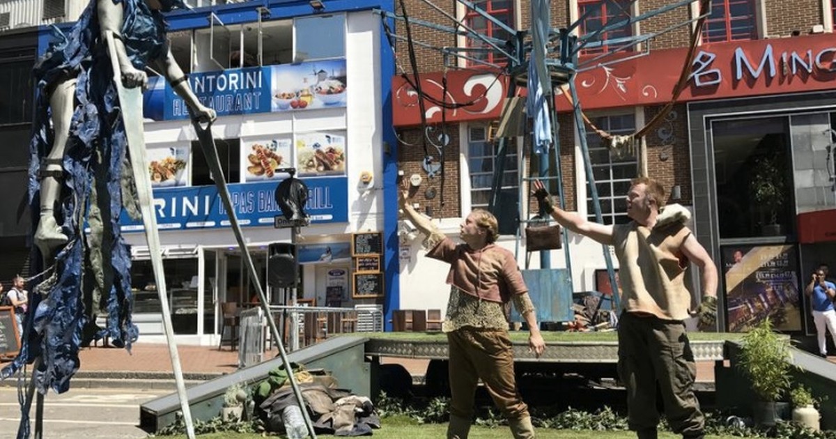 U.K. Casting Peg Stilt Skills? Highly Sprung is Hiring in Birmingham