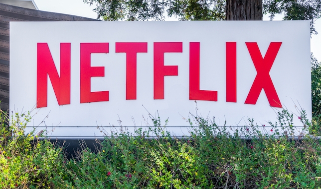 Now Casting: The Netflix Series ‘The Haunting of Hill House’ has Background Roles + More