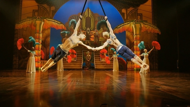 U.K. Casting: New Production ‘Block’ Needs Dancers + Acrobats