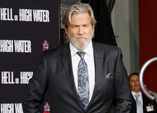 Jeff Bridges and Chris Hemsworth are an Unexpected Match in Lake Tahoe