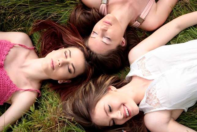 Now Casting: Twin Sisters Wanted in All-Female Feature Film ‘LadyWorld’ + 2 More Gigs
