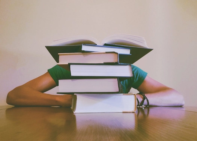 The Pros + Cons of a Performing Arts Degree, According to the Experts