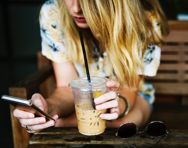 The Best Ways to Stay in Touch With Your Agent or Manager