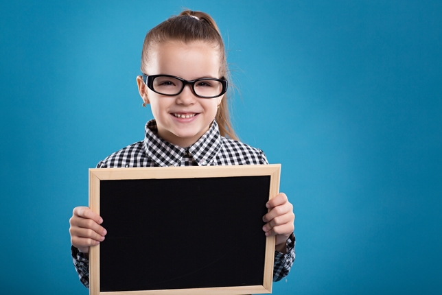 Kids Now Casting: Funny, Smart Girl Wanted to Explain Cryptocurrency to the Internet
