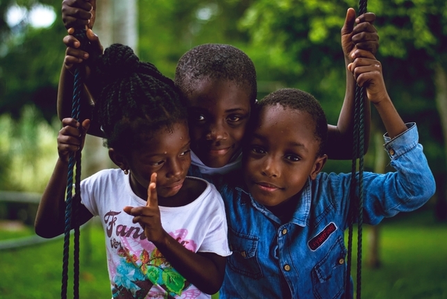 London Casting: Child Actors + More Wanted for Sitcom ‘Manny’