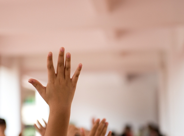 4 Questions to Ask Before Signing an Agent Contract + 3 Not To