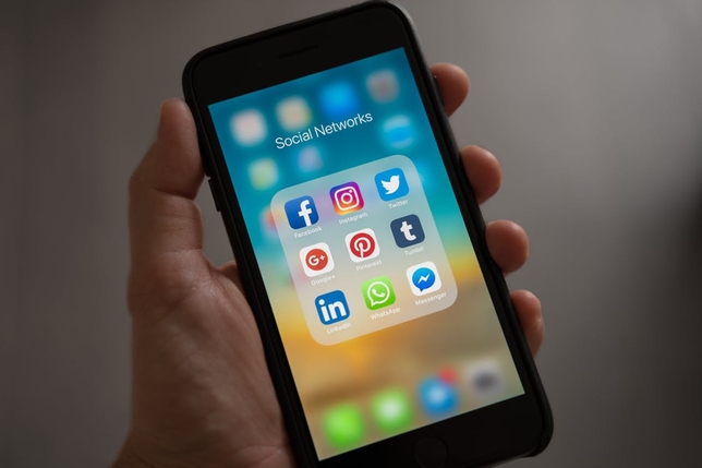 Social Media Advice for Actors + More From the Backstage Forums