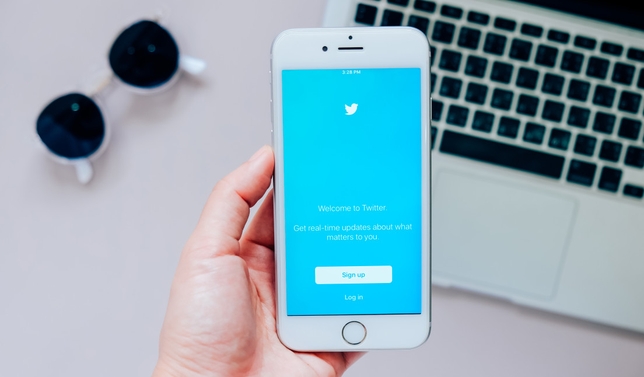 Don’t Tweet Us, We’ll Tweet You: Navigating Social Media as an Actor