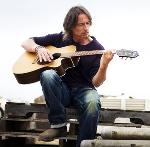 Robert Carlyle Saves 'California Solo'