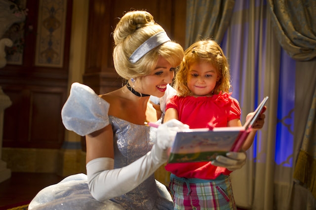 How to Find Theme Park Jobs