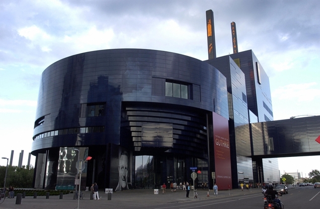 Guthrie Theater Ends Fiscal Year With Small Surplus